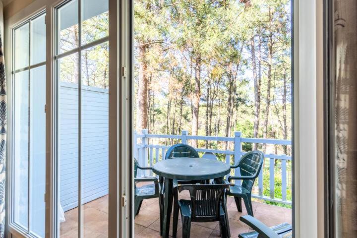 Appartement Sur Golf Avec Piscine Chauffee A Lacanau-Ocean Exteriér fotografie