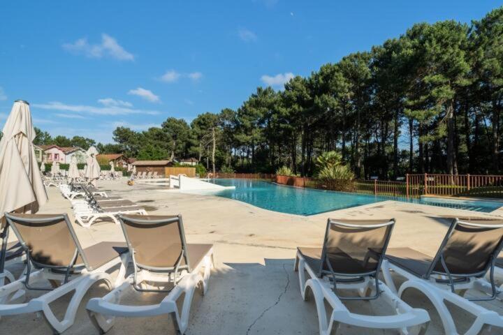 Appartement Sur Golf Avec Piscine Chauffee A Lacanau-Ocean Exteriér fotografie