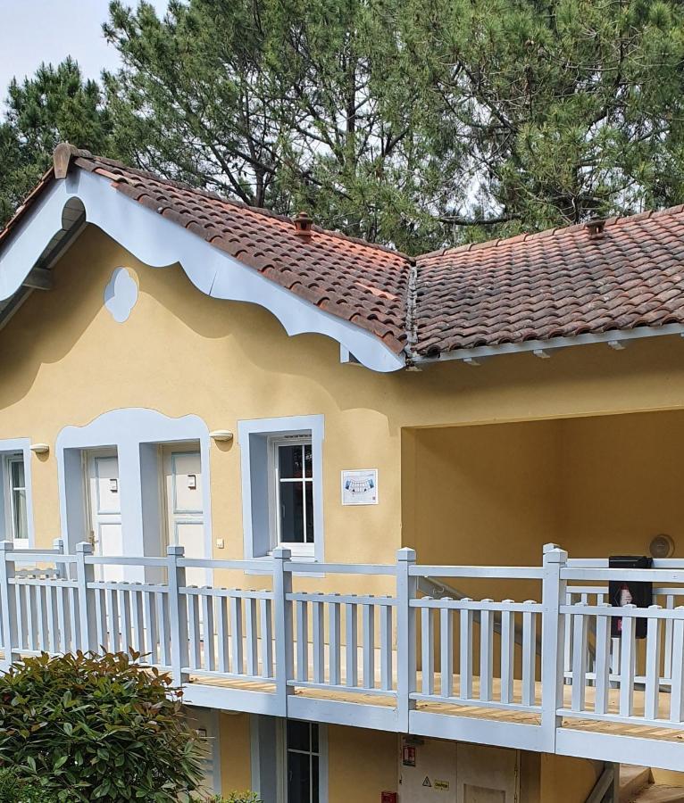 Appartement Sur Golf Avec Piscine Chauffee A Lacanau-Ocean Exteriér fotografie